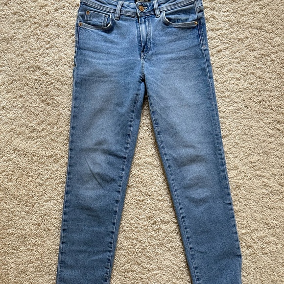 Massimo Dutti Slim Fit Mid-Rise Jeans - Picture 7 of 10